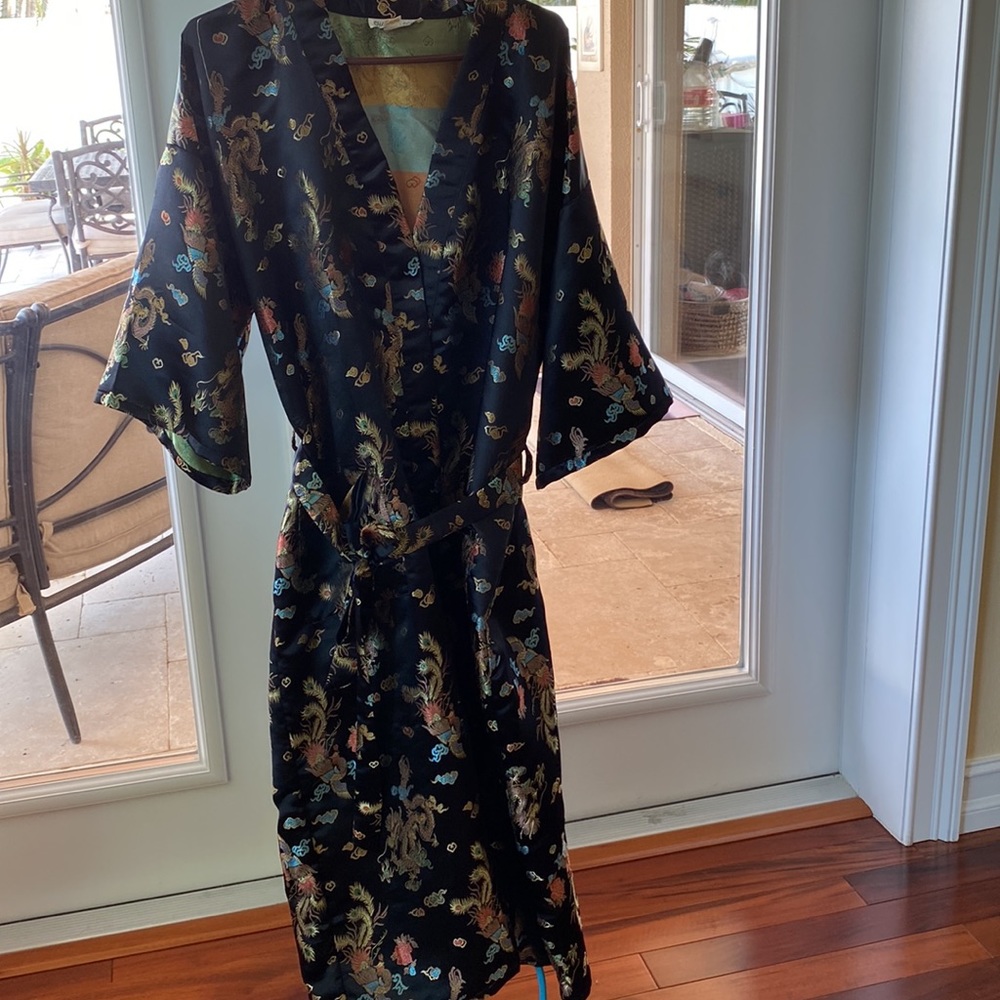 Gorgeous Chinese robe. OS. Barely worn!
